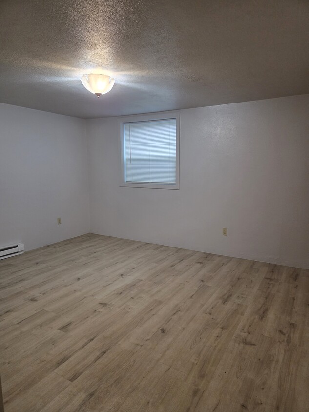 Building Photo - 302 1st Ave