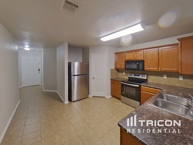 Foto del edificio - 1220 Koto Wood Dr