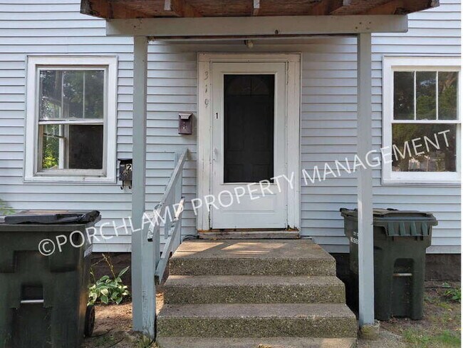 Foto del edificio - 319 E Forest Ave