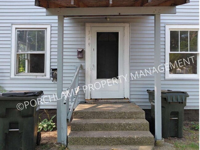 Building Photo - 319 E Forest Ave