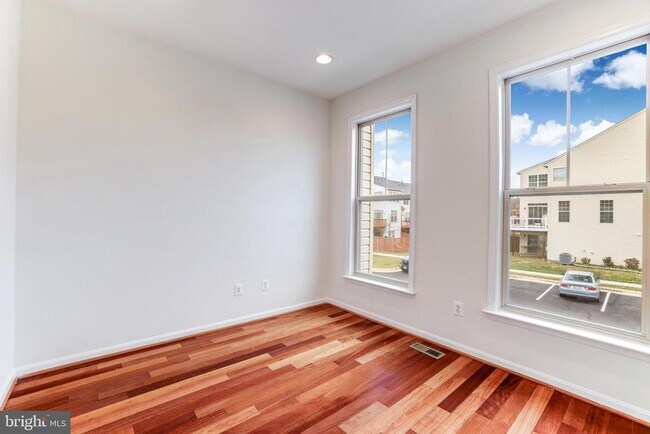 Foto del edificio - 42639 Chisholm Dr