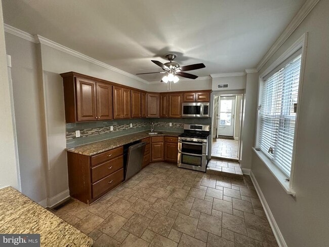 Foto del edificio - 2705 E Somerset St