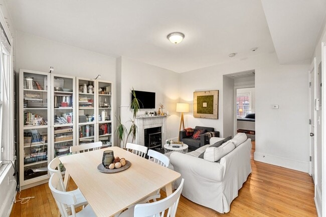 Building Photo - 62 W Cedar St