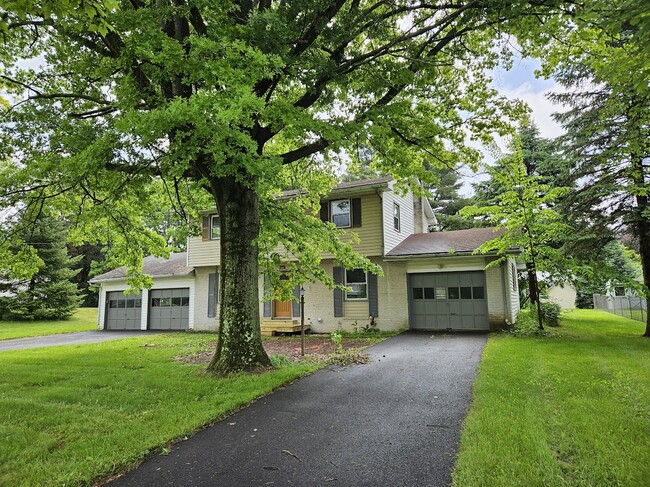 Building Photo - 1600 E Branch Rd