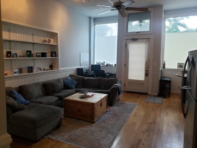 Building Photo - 1870 N Halsted St