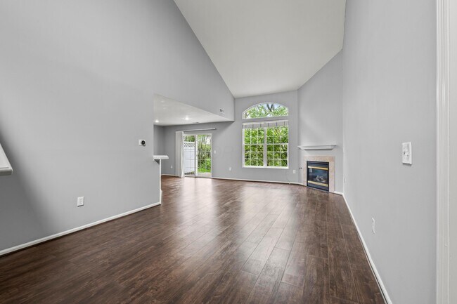 Foto del edificio - 5014 Vinington Pl