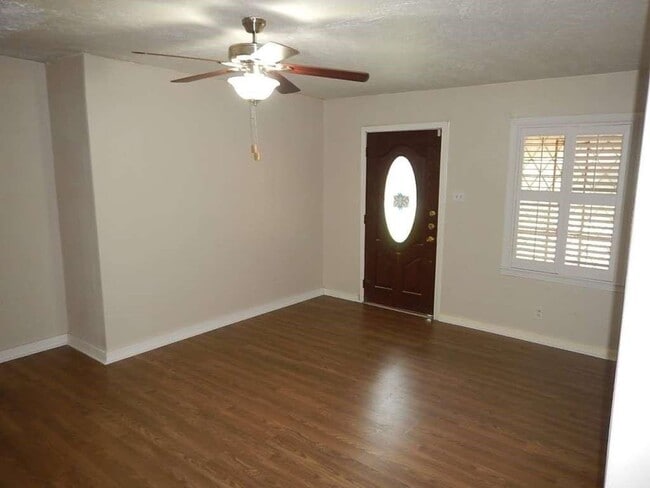 Building Photo - 5939 Belarbor St