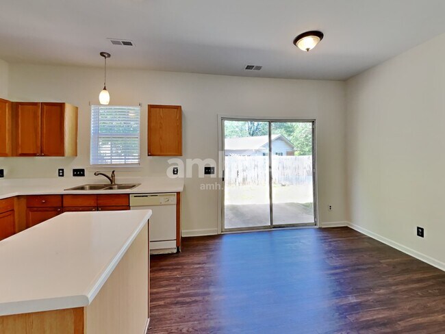 Foto del edificio - 1517 Braveheart Ln