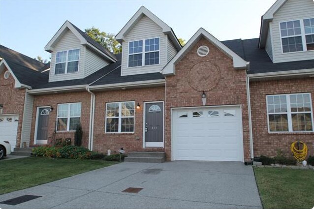 Foto principal - 833 Spence Enclave Ln