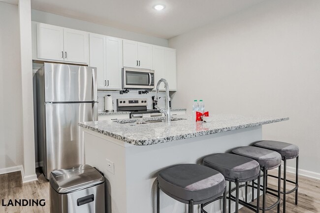 Foto del edificio - 1650 Harris Hill Rd