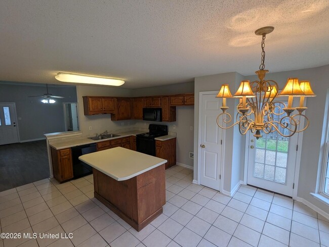 Photo - 947 Clubhouse Dr