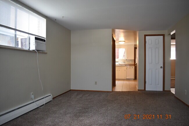 Building Photo - 5396 S Lakeview St