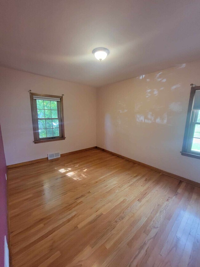 Foto del edificio - 4310 W Ridge Rd