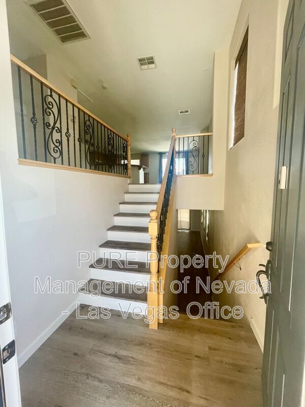 Building Photo - 102 La Padania Ave