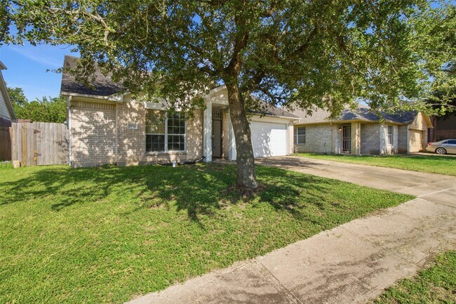 Foto del edificio - 15738 Boonridge Rd