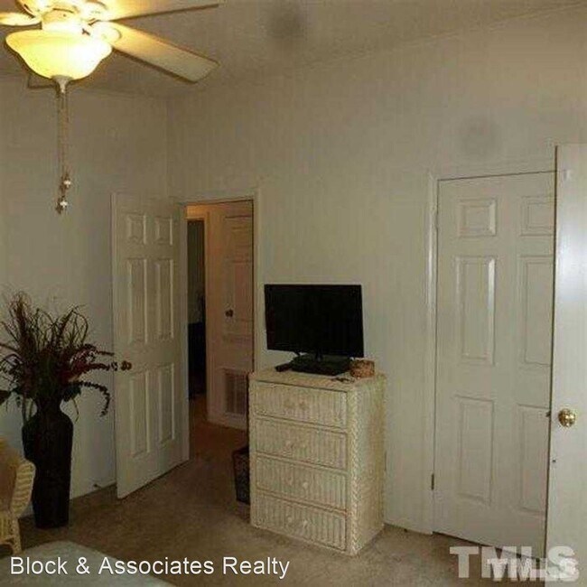 Building Photo - 3 br, 2 bath House - 124 Oak Hill Loop