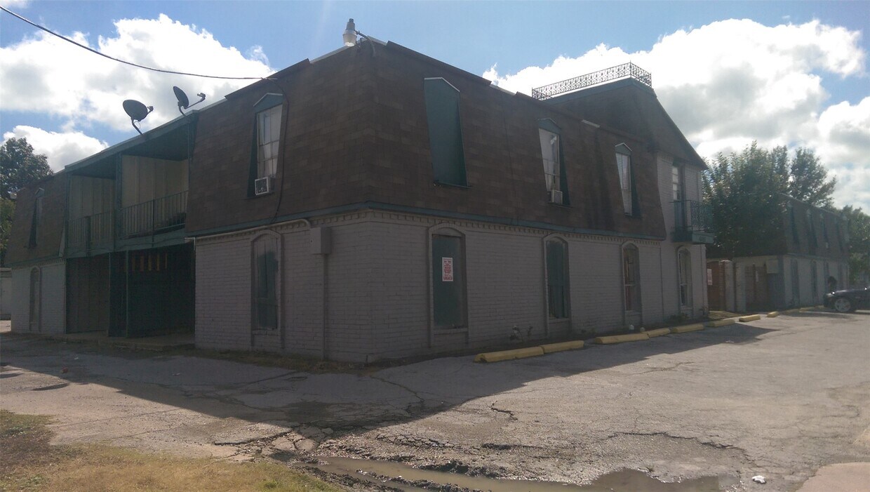 Foto del edificio - 6215 Tierwester St