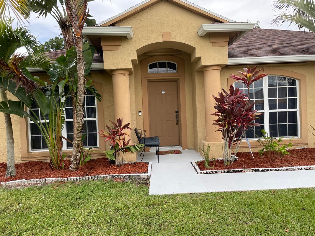 Foto principal - 562 SE Walters Terrace