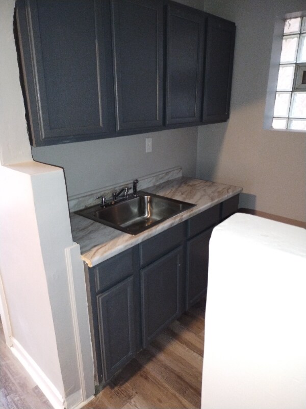Foto principal - 950 W 87th St