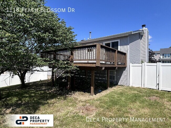 Foto del edificio - 1118 Peach Blossom Dr