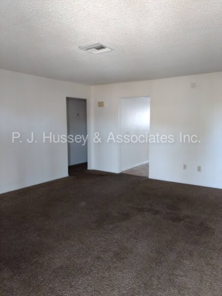 Building Photo - 2 BD 1.5 BA near 53rd Ave & Campbell Rd