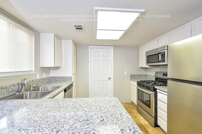 Building Photo - 7505 Jockey Ave