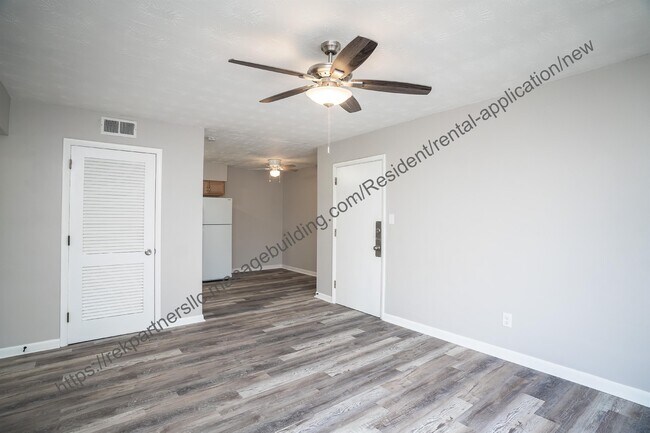 Foto del edificio - 2525 Lakeview Ave