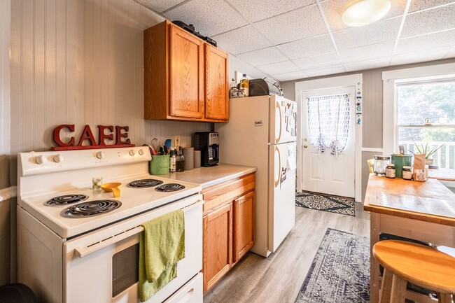 One Bedroom - Kitchen - 8 Celtic Street