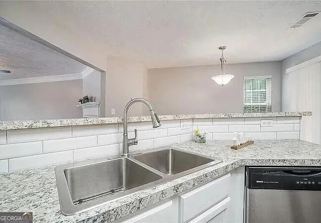 Building Photo - 6531 Charter Way
