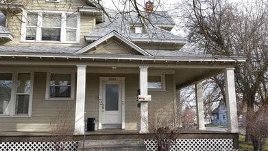 Building Photo - 2006 W Gardner Ave