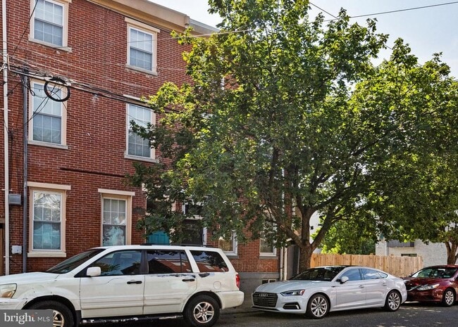 Building Photo - 1405 N 7th St