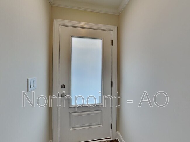 Foto del edificio - 6933 Woodland Stream Pl