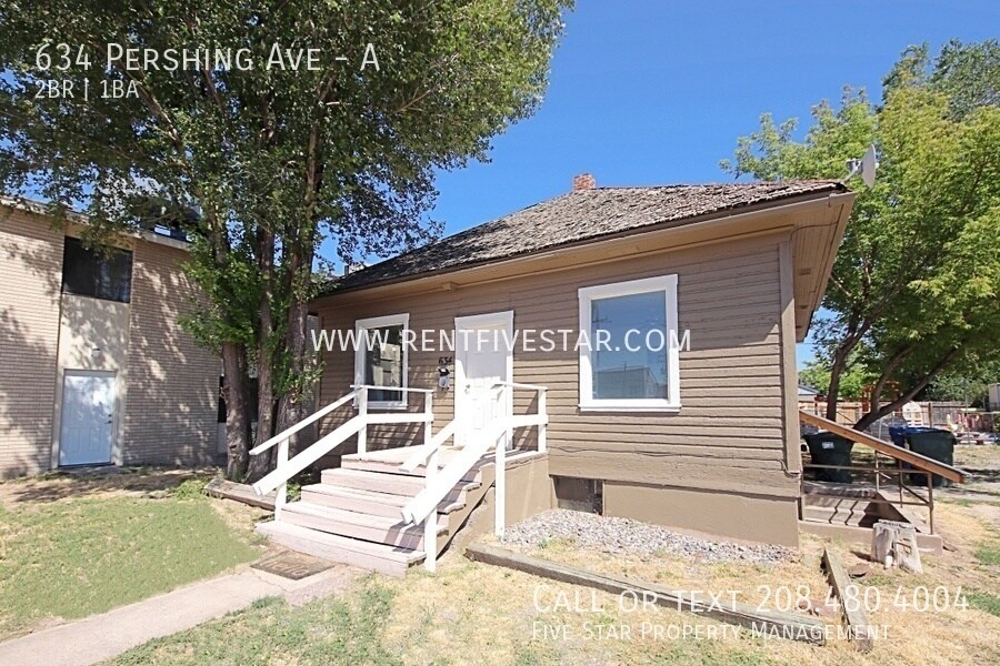 Primary Photo - 634 Pershing Ave