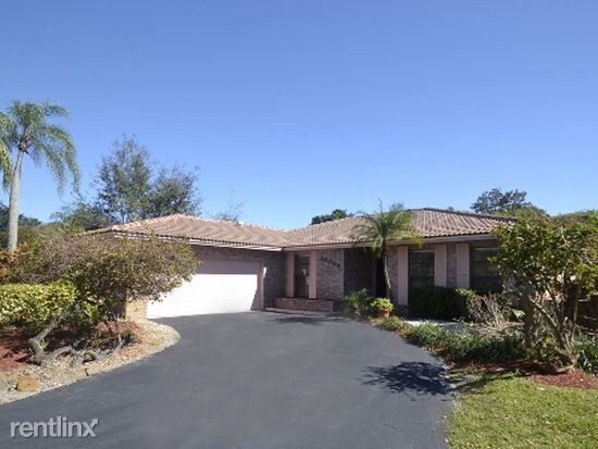 Primary Photo - 10084 NW 20th St