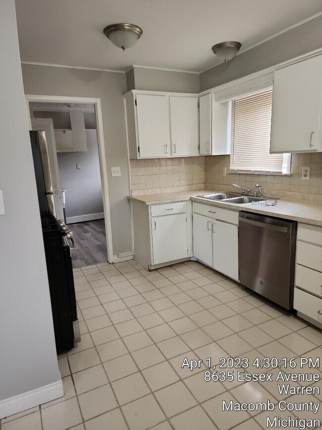 Foto del edificio - 8635 Essex Ave