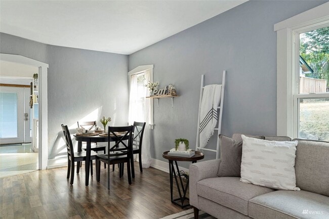 Building Photo - Modern Comfort Meets Vintage Charm – Just Minutes from the Ferry!