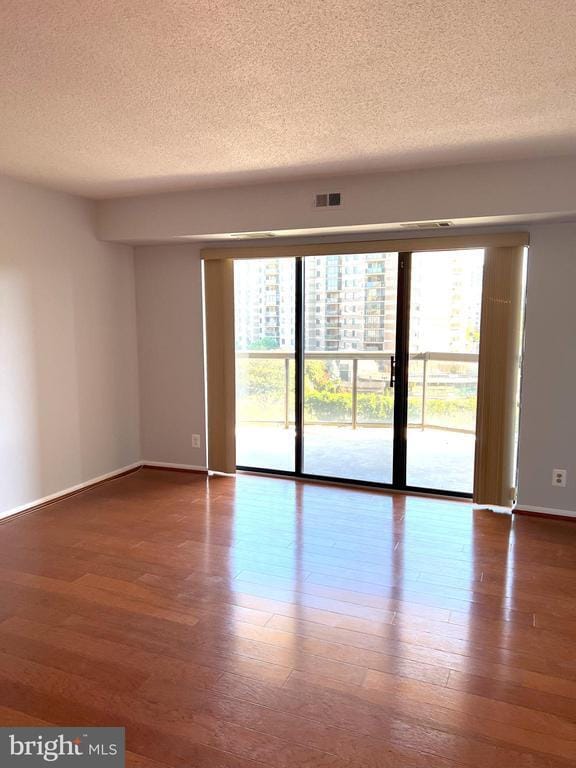 Foto del edificio - 8380 Greensboro Dr