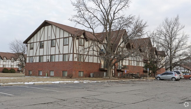 Building Photo - 835 W 26th St S