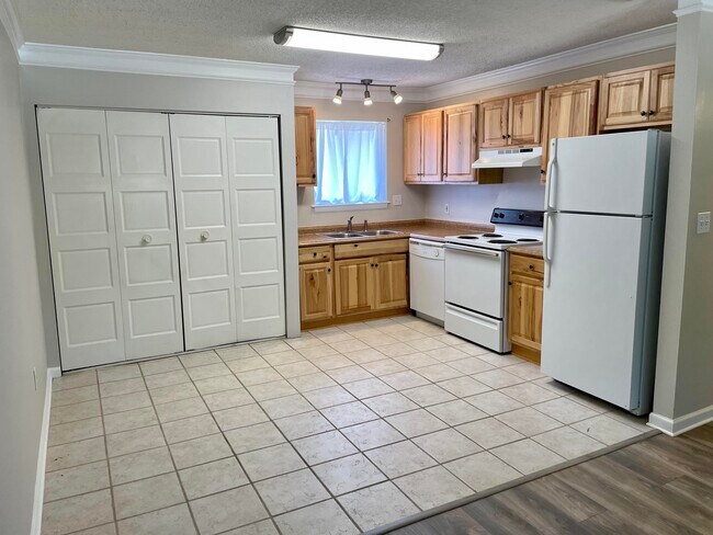 Foto del edificio - 201 E College Blvd