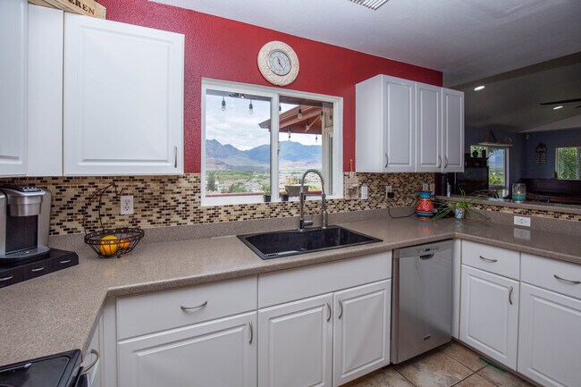 Foto del edificio - Ocean, Mountains & Sunset Views - 27 PV Pa...