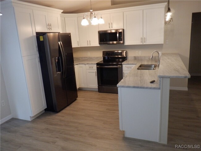 Building Photo - 621 Eden Dr