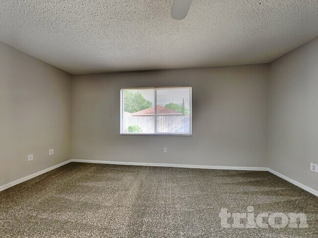 Foto del edificio - 4307 Country Hills Blvd