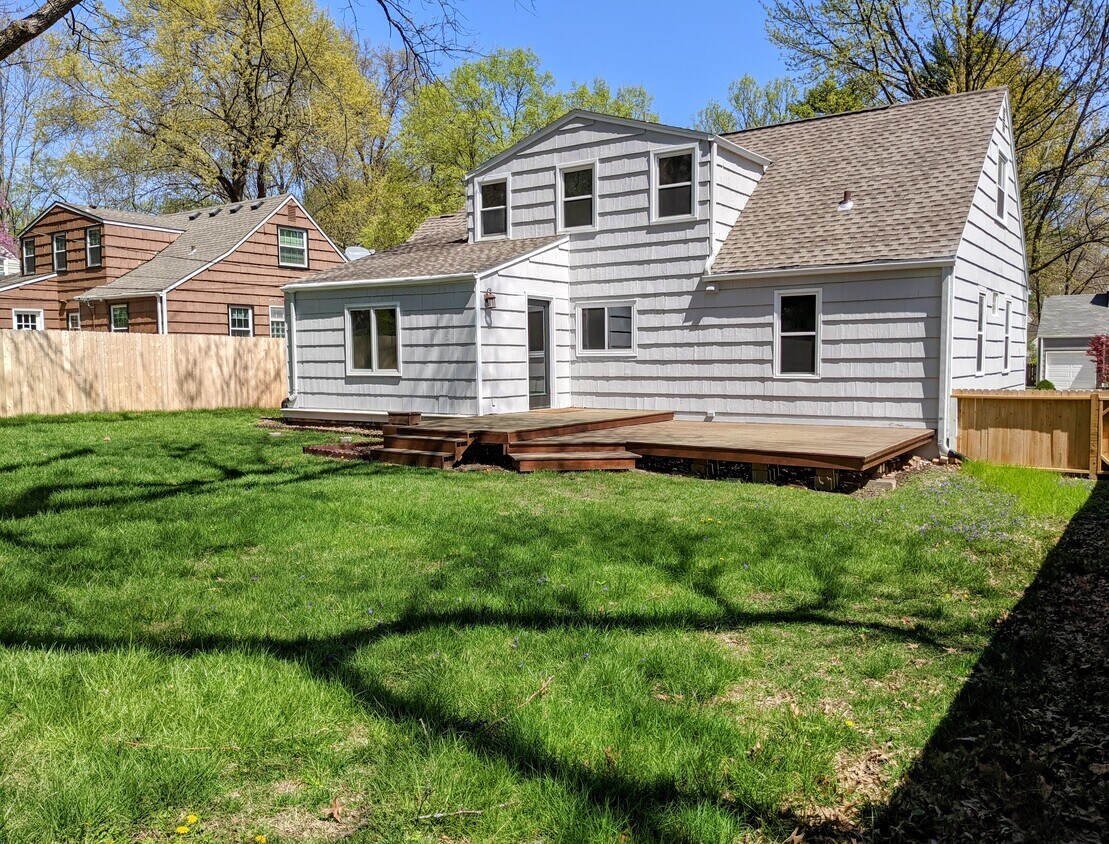 7326 Rosewood Dr, Prairie Village, KS 66208 House Rental in Prairie