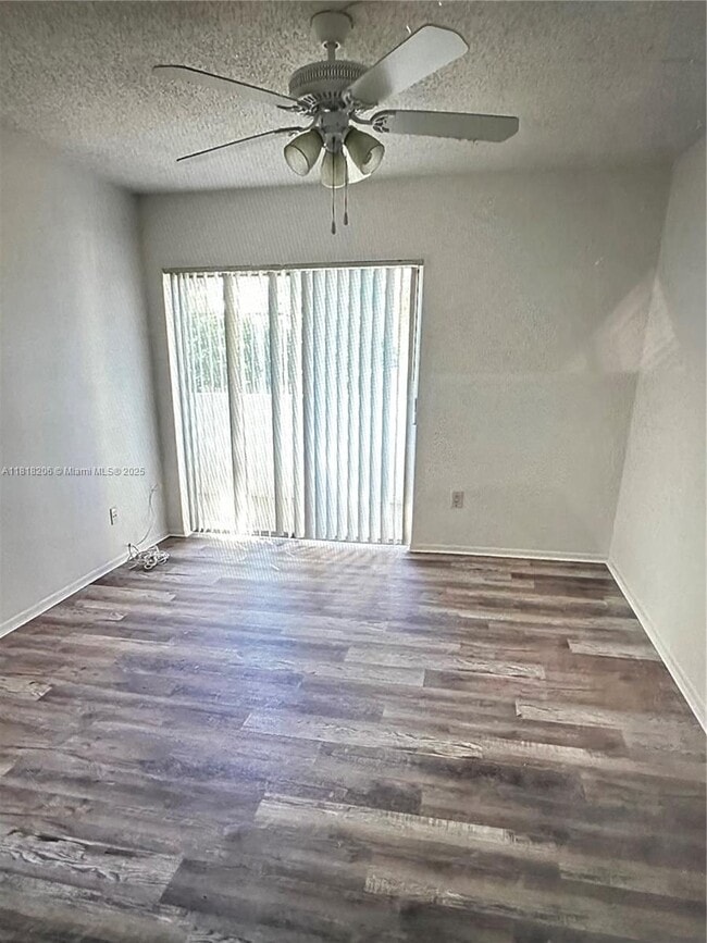 Foto del edificio - 7715 SW 86th St