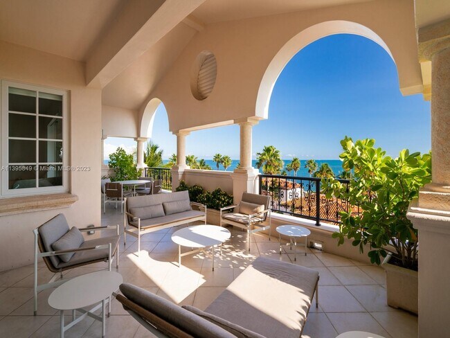 Building Photo - 19152 Fisher Island Dr