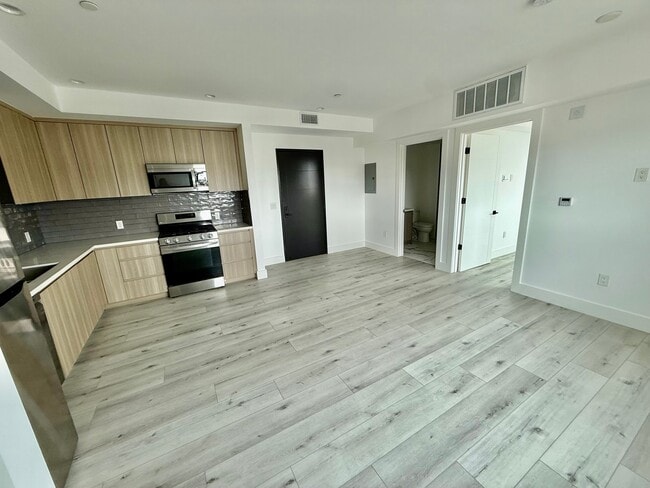 Photo - 924 S Catalina St Apartment