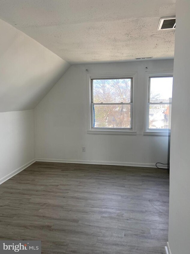 Primary Photo - 4127 W Forest Park Ave