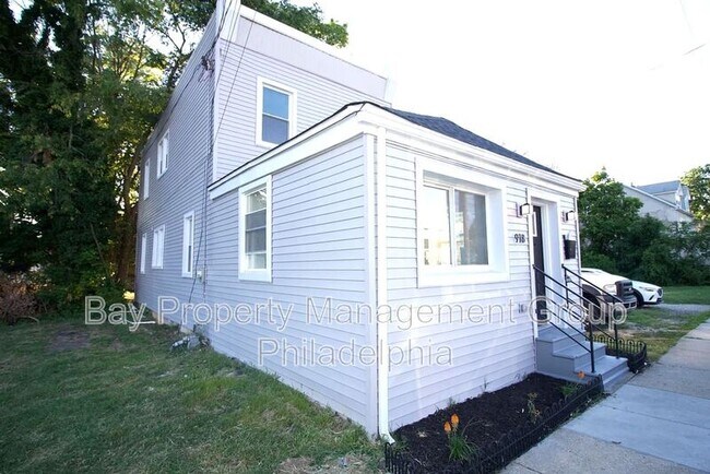 Building Photo - 918 Sharon Ave