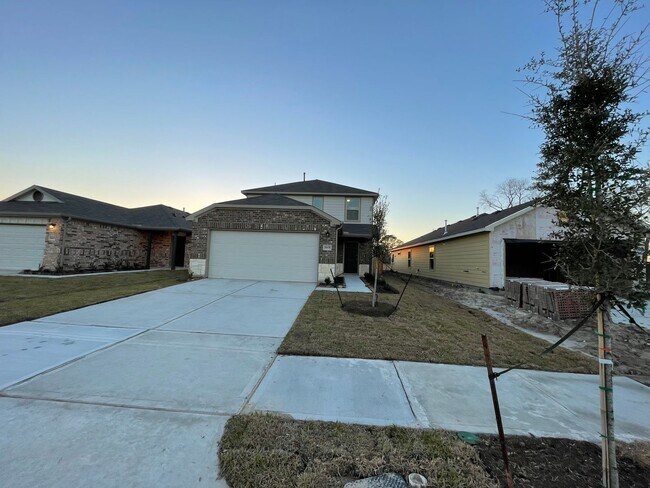 Foto del edificio - BRAND NEW Three Bedroom | Two and a Half B...