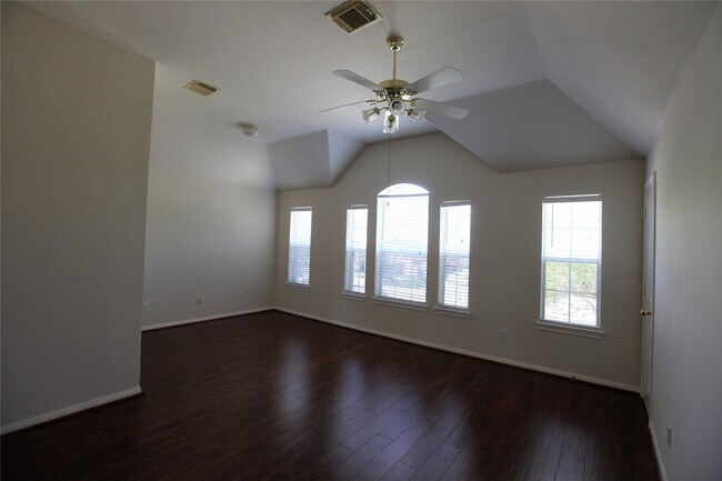 Foto del edificio - 607 Ashley Cove Ct